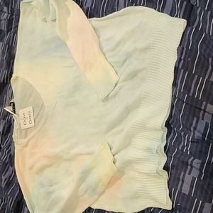 Lightweight V neck sweater